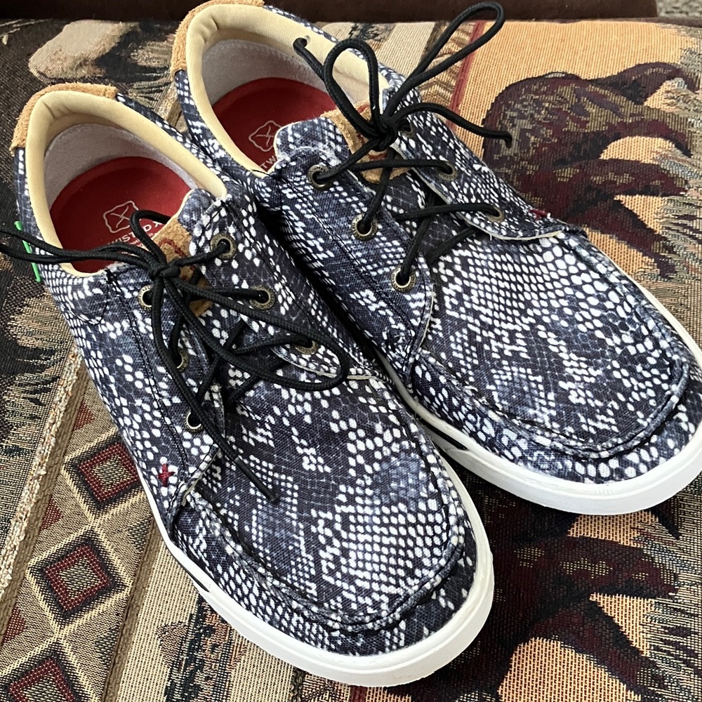 Twisted X ladies Black & White Snake-Print Casual Lace-Up Shoes